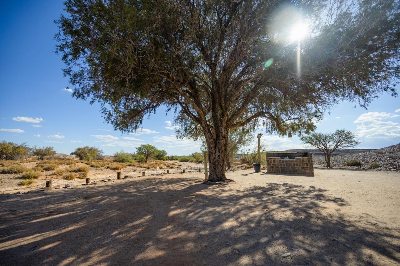 Canyon Roadhouse Campsite Fish River Canyon Exteriör bild